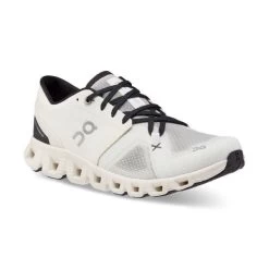 On White/Black Cloud X 3 Women's Athletic Shoes 60.98697