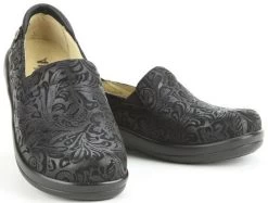 KEL-431 Embossed Paisley Slip-On Professional Nursing Womens Shoes -Vogue Shoes kel 431 1